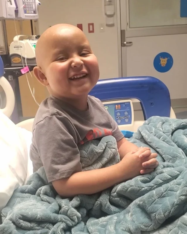 💛 Julian’s Journey: A Story of Strength, Faith & Hope 
At just 15 months old, Julian was diagnosed with cancer. He bravely underwent two and a half years of chemotherapy in Honduras, but after seven months in remission, the devastating news came—his cancer had returned, even more aggressively.
With no further treatment options available in Honduras, Julian and his family traveled to @nicklaus4kids in search of a lifesaving bone marrow transplant. Thanks to incredible support, Julian recently received his transplant and is now in recovery. His journey has been tough, but his radiant smile and strength continue to inspire everyone around him.
Cancer affects the entire family. It has been a difficult road, but thanks to Mia’s Miracles, Julian’s family was able to reunite for the first time in a year by purchasing plane flights to travel back to Honduras. 
—
💛 El Camino de Julián: Una Historia de Fuerza, Fe y Esperanza 
Con solo 15 meses de edad, Julián fue diagnosticado con cáncer. Con valentía, se sometió a dos años y medio de quimioterapia en Honduras. Sin embargo, después de siete meses en remisión, recibió la devastadora noticia de que el cáncer había regresado con aún más agresividad. 
Sin más opciones de tratamiento en Honduras, Julián y su familia viajaron a @nicklaus4kids en busca de un trasplante de médula ósea que le salvara la vida. Gracias al increíble apoyo recibido, Julián recientemente recibió su trasplante y ahora se encuentra en recuperación. Su camino ha sido difícil, pero su sonrisa radiante y su fortaleza siguen inspirando a todos los que lo rodean. 
El cáncer afecta a toda la familia. Ha sido un camino desafiante, pero gracias a Mia’s Miracles, la familia de Julián pudo reunirse por primera vez en un año al recibir apoyo para comprar boletos de avión y viajar de regreso a Honduras.
#MiasMiracles #MiracleWorkers #NCH
